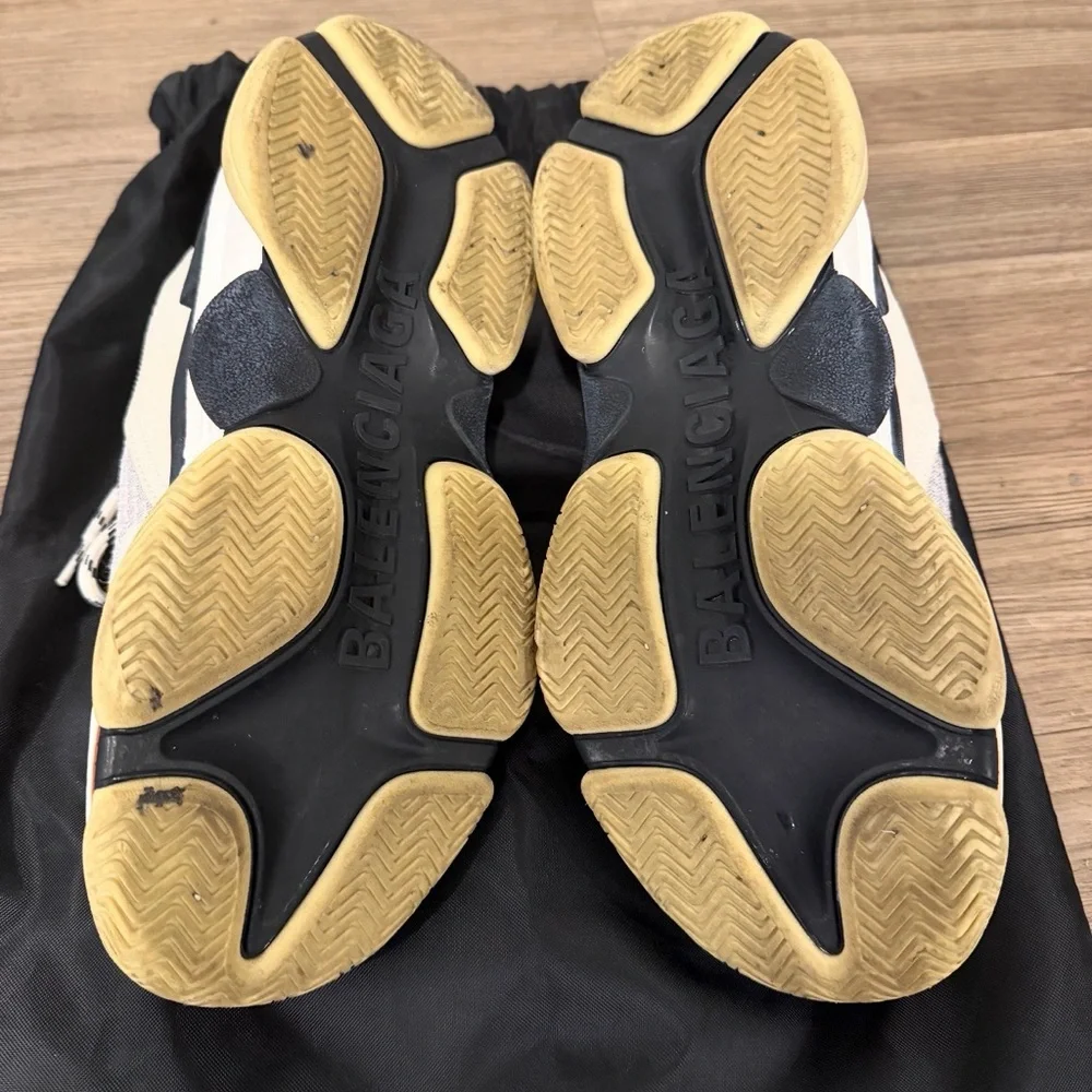 Balenciaga Triple S sneakers - Picture 9 of 10